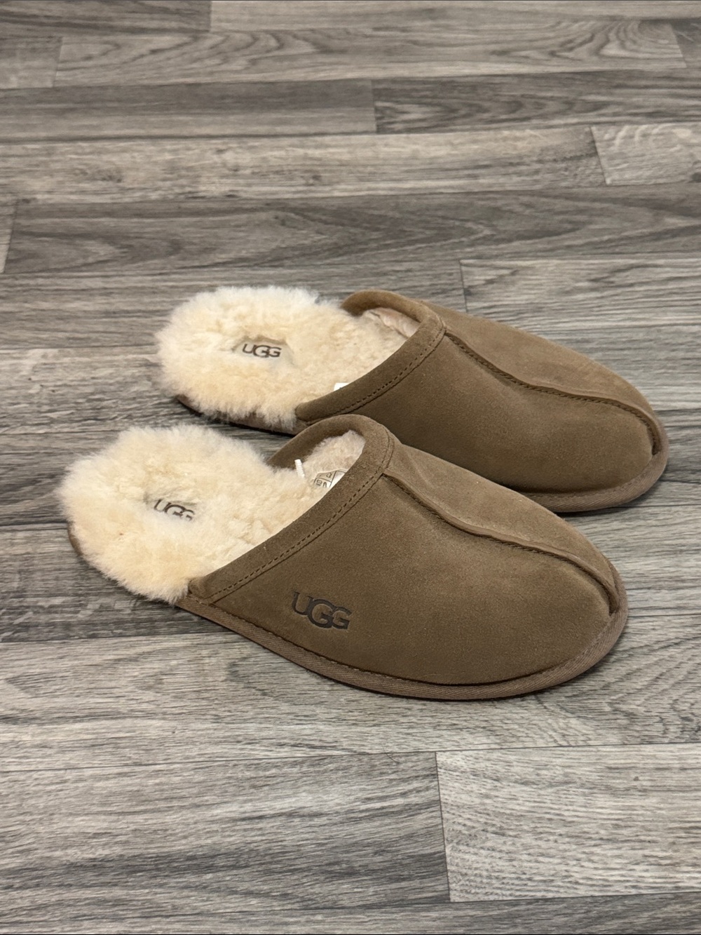 Ugg men’s Scuff Slipper sz 7
